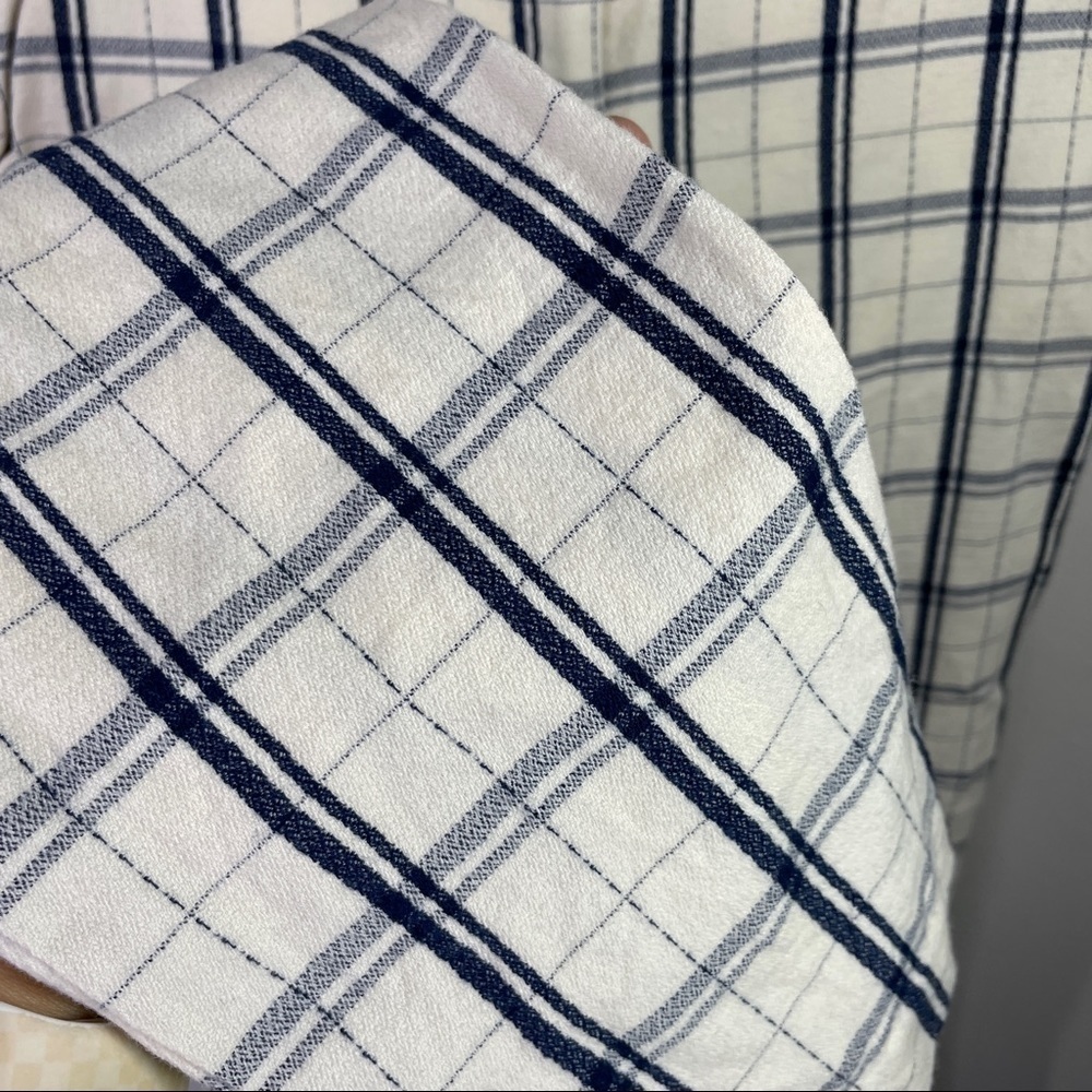 Theory Wool Cropped Plaid Cream and Navy Pants sz 0 - Picture 3 of 5